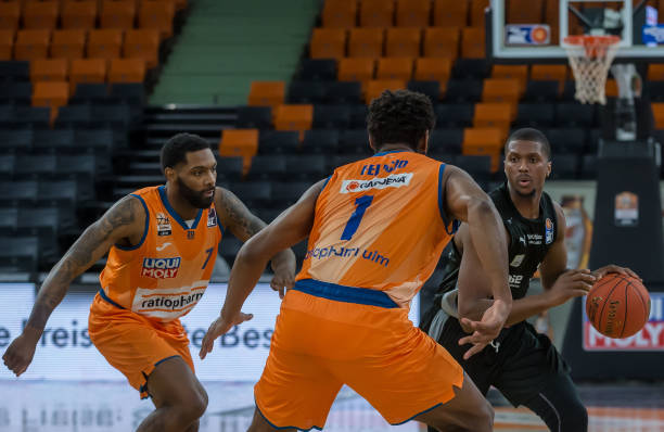 球队中的几 球队中的几