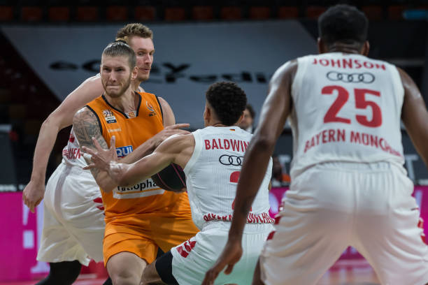 各种因素混 各种因素混